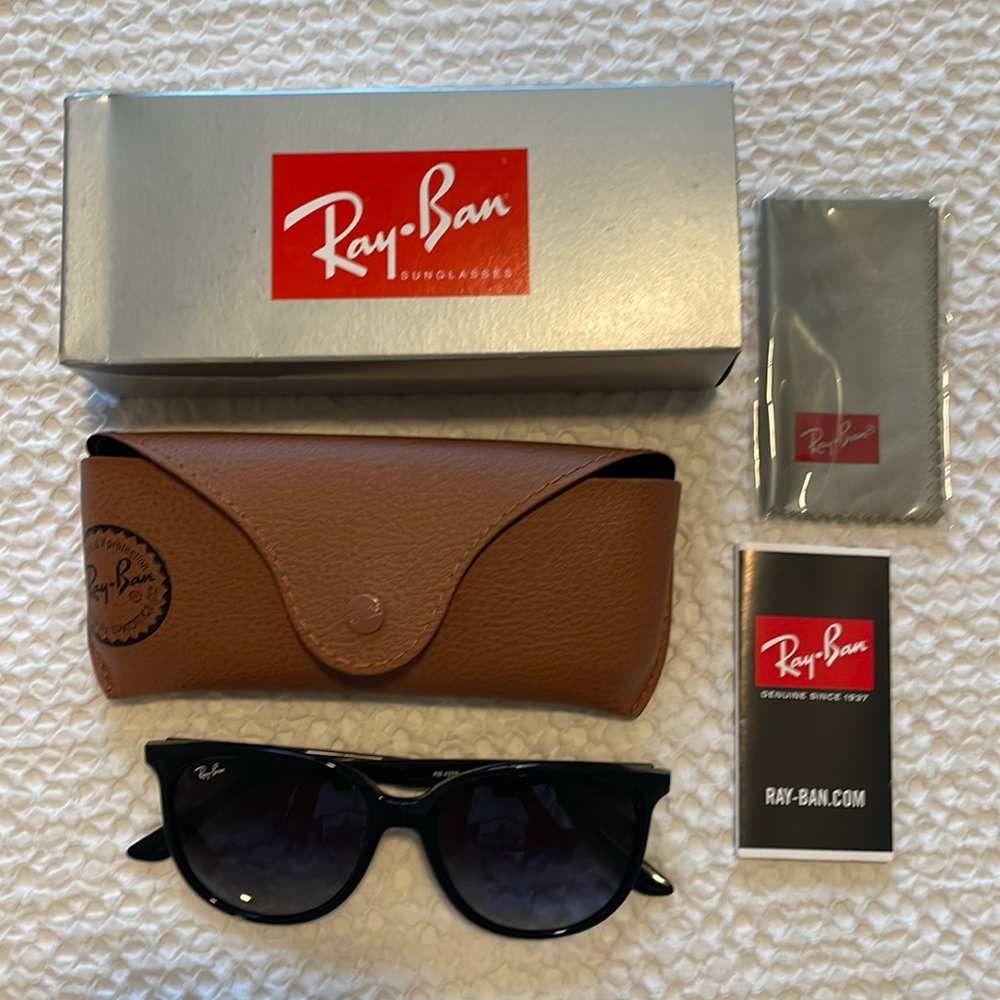 Black Rayban Sunglasses **NEW**